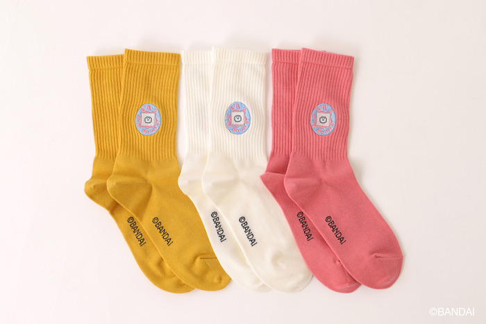 「たまごっち」靴下屋 コラボレーション「アメリブたまごっち刺繍クルーソックス」1,760円（税込）（C）BANDAI