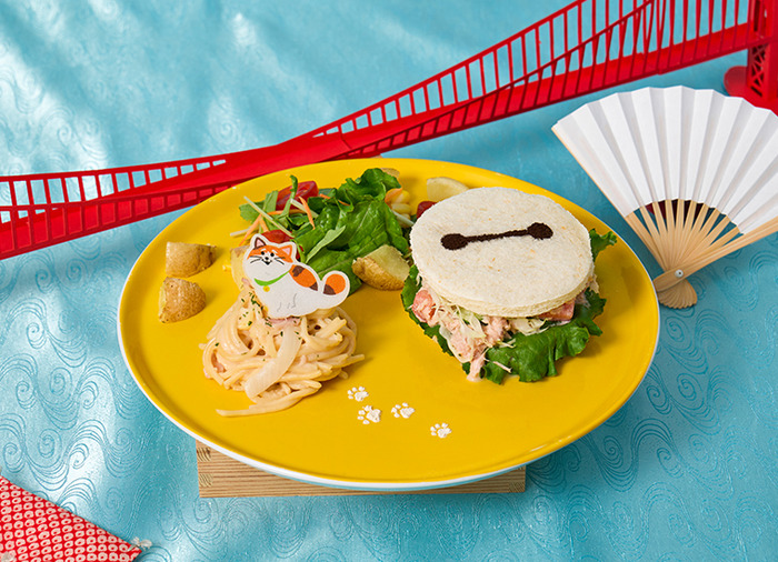 『ベイマックス』OH MY CAFE「サンドイッチプレートwithモチ」(C)Disney
