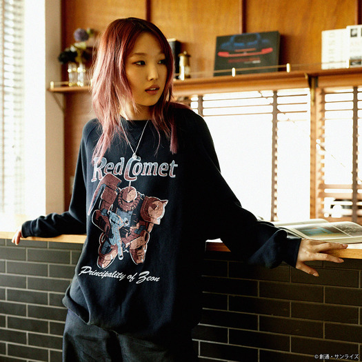 「STRICT-G Fab『機動戦士ガンダム』ユーズドスタイル スウェットシャツ」9,900円(C)創通・サンライズ