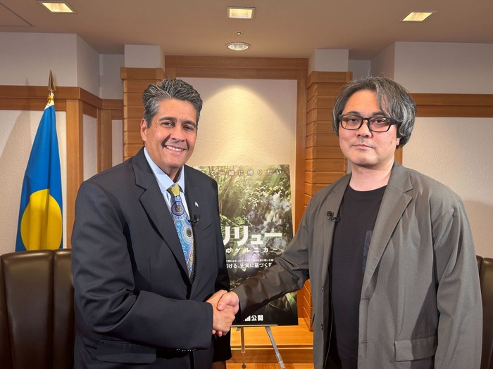アニメ映画『ペリリュー －楽園のゲルニカ－』原作者・武田一義×パラオ大統領 対談スチール