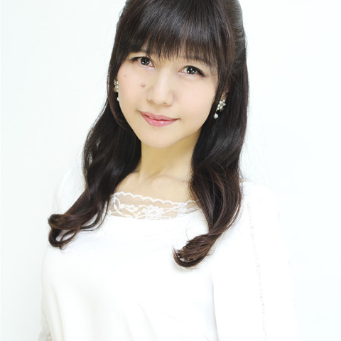 “永遠の17歳”声優・井上喜久子、お誕生日で赤いメイド服姿に♪「赤いちゃんちゃ… じゃなくって」ファンも祝福 画像