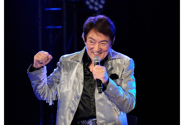 アニメソング界の大王 ささきいさおがワンマンライブ 計29曲を熱唱した昼夕2公演レポ アニメ アニメ