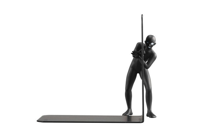 名探偵コナン 犯人 が本の隙間から覗いてる コナンの有名キャラ がブックエンドで登場 アニメ アニメ