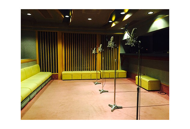 おそ松さん 15年秋放送に向け アフレコ現場では豪華声優陣が熱演中 アニメ アニメ