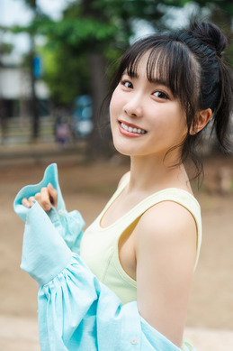 Liella! 鬼塚冬毬 役、坂倉花さんプリントサイン入りポスター 830039.jpg