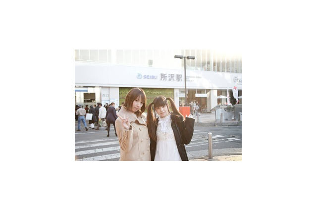 聖地は“所沢”　「ソードアート・オンライン」歌う藍井エイル、春奈るなが所沢駅前を訪問 画像
