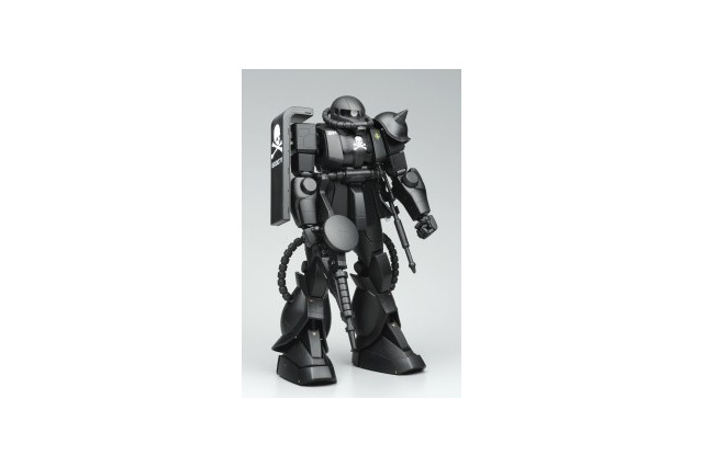 ガンダムと「mastermind JAPAN」　アパレルコラボでプラモ“PGザクII”も発売 画像