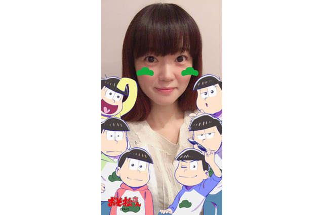 「おそ松さん×SNOW」コラボスタンプが配信！ 六つ子と一緒に“インスタ映え” 画像