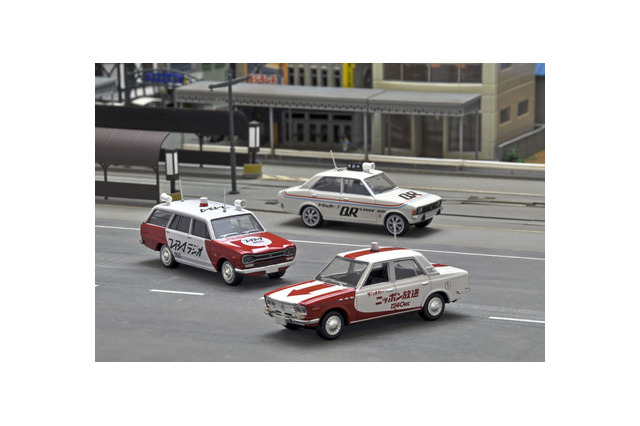 TBSラジオ、文化放送、ニッポン放送のラジオカーがミニカーに　人気パーソナリティも登場 画像