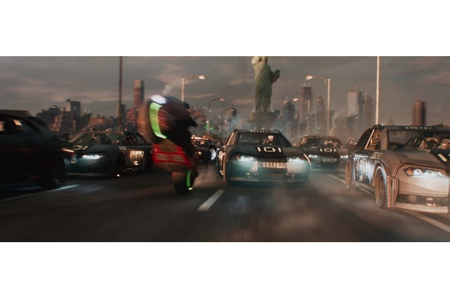 「AKIRA」金田バイクと「BTTF」デロリアン、どっちが速い？ S.スピルバーグが作った超絶映像 画像