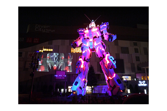 ユニコーンガンダム立像、お台場に立つ！ 演出や変型をフォトレポートでお届け（写真45枚） 画像