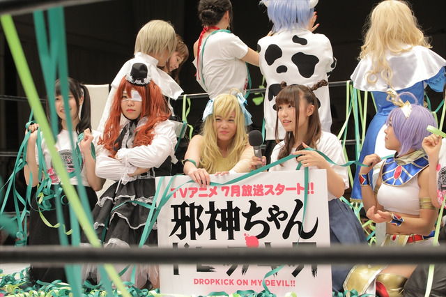 アニメ「邪神ちゃん」女子プロ団体とのコラボマッチで“ドロップキック”咲き乱れ！ 声優陣もエール 画像