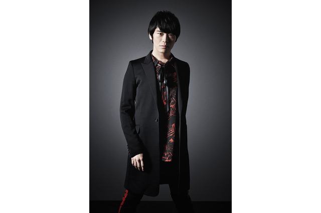 古川慎、妖艶な雰囲気を醸し出す…デビューシングルのMV＆ジャケット写真公開 画像