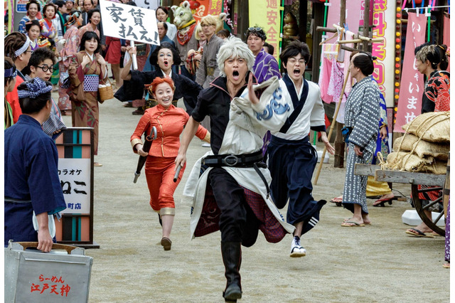 実写「銀魂2」原作・空知は「次こそ爆死だねって剛と二人で笑ってます」場面写真も初公開 画像