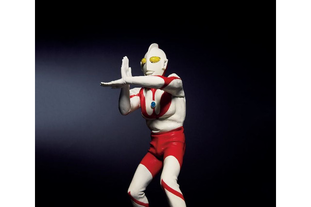 「JAL×ウルトラマン」コラボ第3弾でスペシウム光線ポーズのフィギュアが登場 画像