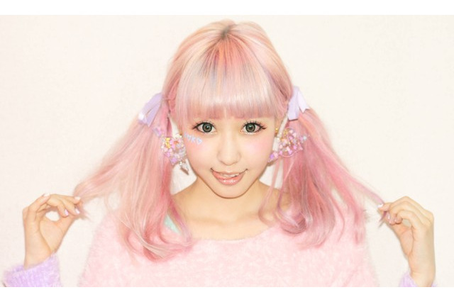 カワイイ文化をパリで再現 トーキョークレージーカワイイパリに木村優、ショウジョノトモら 画像