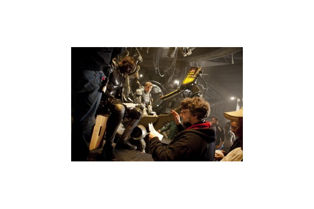 超大作「パシフィック・リム」　ギレルモ・デル・トロ監督と菊地凛子が来日決定 画像