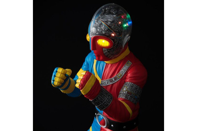 「人造人間キカイダー」頭部を電流火花が迸る！ 全高40cmの大迫力でフィギュア化 画像