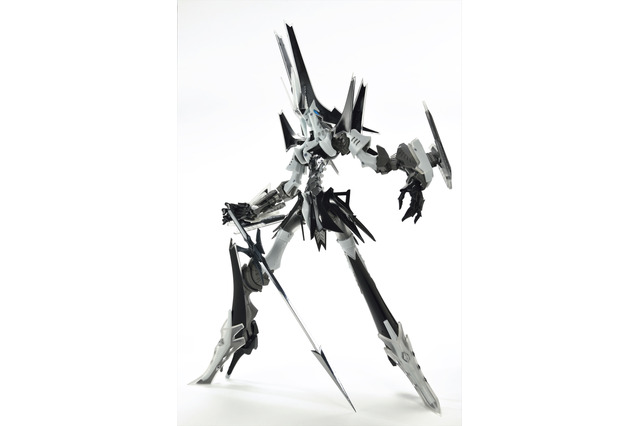 「ファイブスター物語」GTM“カイゼリン”が初立体化！ 「ツインスイング機構」も再現 画像