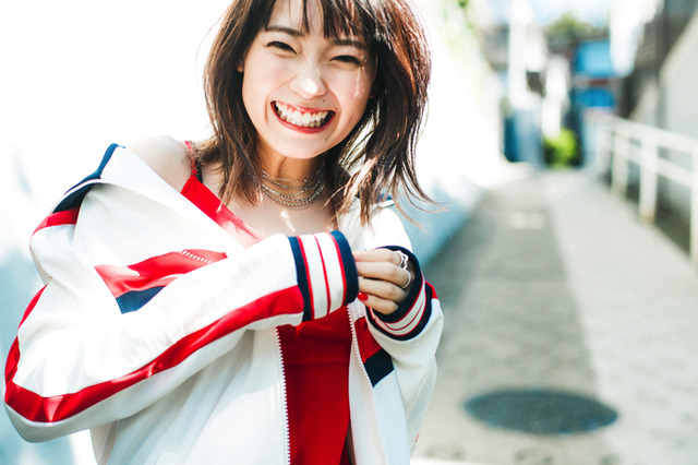 斉藤朱夏、誕生日当日に“バースデーフリーライブ”開催！ ソロデビューアルバム収録曲を早くも披露 画像