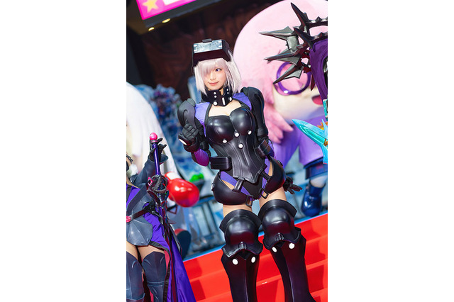 幕張メッセが特異点になる「FGOフェス2019」が開幕！マスターを出迎える公式コスプレイヤーと着ぐるみ速報【写真50枚】 画像