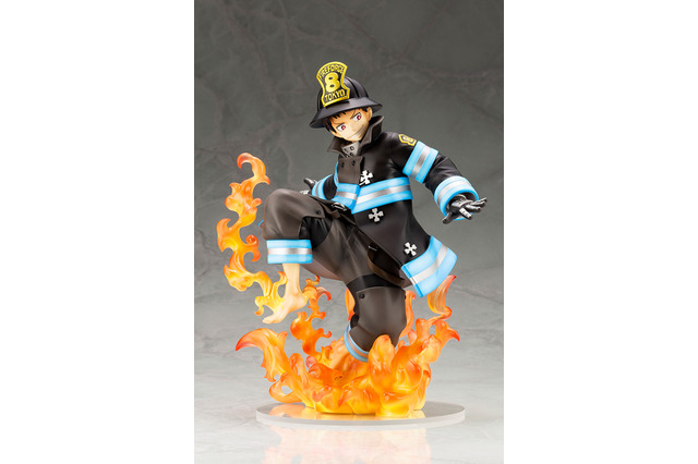 「炎炎ノ消防隊」ヒーロー目指す消防官“森羅日下部”が立体化！暗闇で光る“防火服”に注目！ 画像