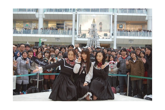 Kalafina「君の銀の庭」初披露に6000人が集結　「まどか☆マギカ［新編］」主題歌 画像
