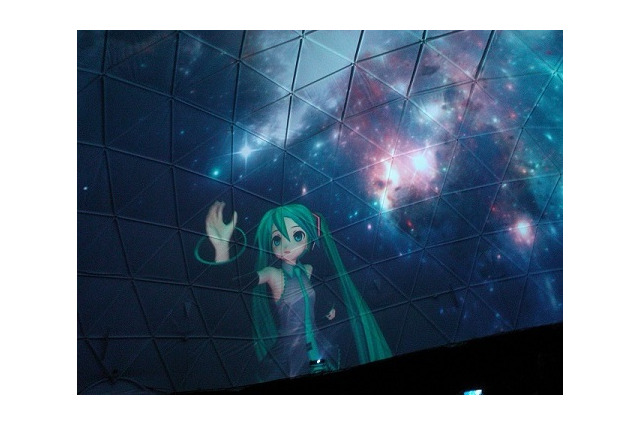 360度に初音ミク！　“TRANS CITY FEAT. HATSUNE MIKU”全天周映像レポート 画像
