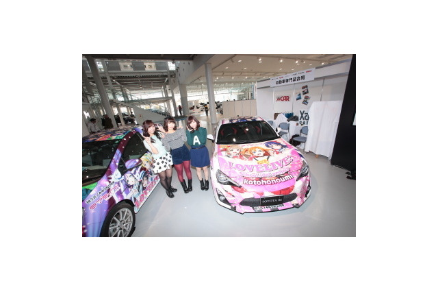 「ラブライブ！」公式販売痛車 声優トークイベントとアンベール 画像
