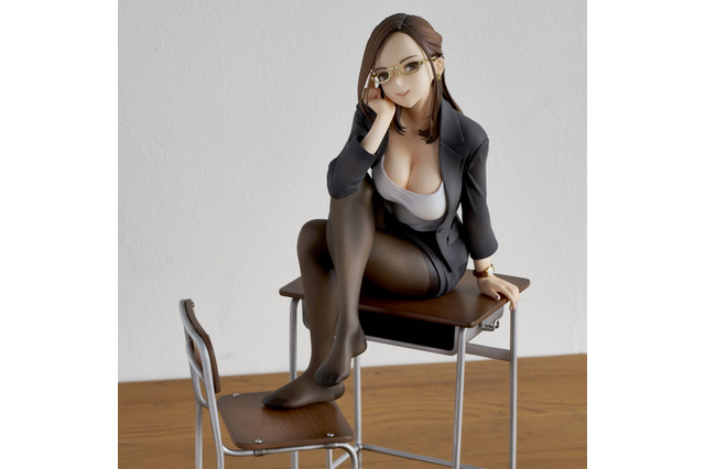 「みるタイツ」五月病？先生が治してあげよっか？　ユイコ先生、“大人の色気”たっぷりでフィギュア化 画像