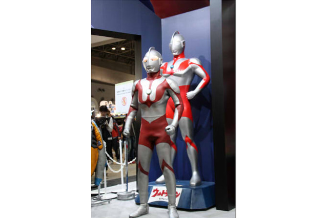 [AnimeJapan 2014ブースレポ]フィールズではウルトラマンがお出迎え！ゾンビメイクの体験も 画像