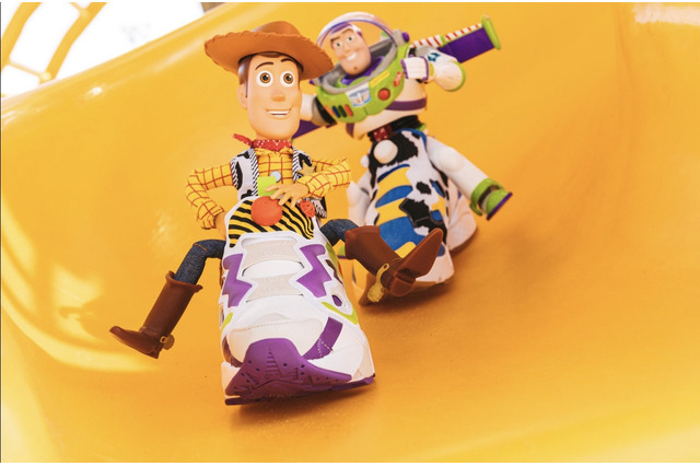 「トイ・ストーリー」ウッディ&バズ・ライトイヤーが1足のスニーカーに！ ストリート向けアイテムが登場 画像