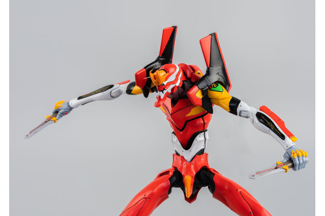 「ヱヴァンゲリオン新劇場版」エヴァ2号機が全高約25cmの可動フィギュアに！ 様々なギミックも搭載 画像