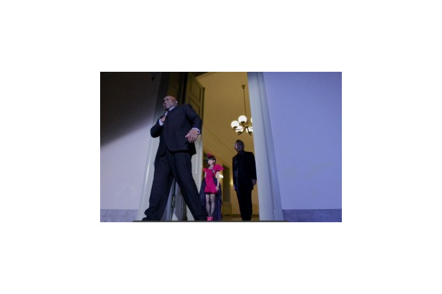 fripSideのボディーガードはボブ・サップ?!　「black bullet」PVにゲスト出演　 画像