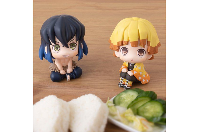 「鬼滅の刃」善逸と伊之助のおすわり＆上目遣いにキュン…♪ 座布団付きで立体化 画像