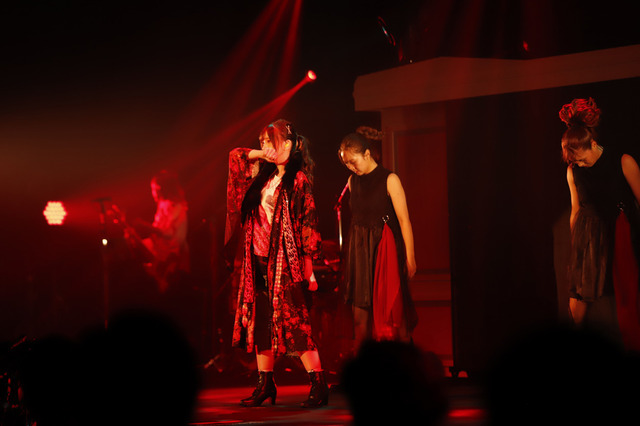 鬼頭明里が「鬼滅の刃」“紅蓮華”をカバー熱唱！ 1st LIVE TOUR「Colorful Closet」大阪公演【レポート】 画像