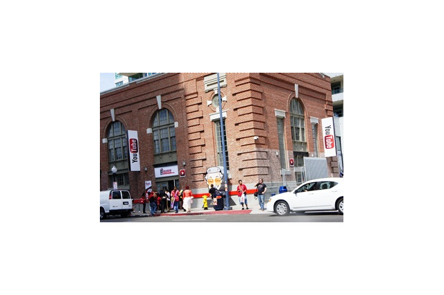 コミコン進出、次はネット企業？　YouTubeが期間中、映像紹介ラウンジオープン 画像