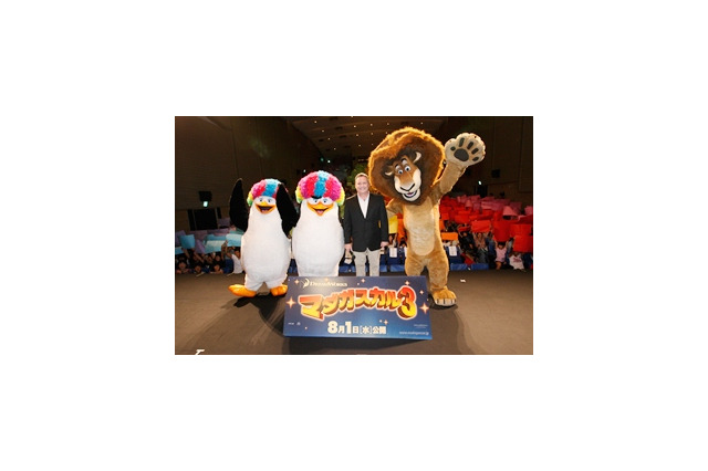 ダーネル監督が来日、ビリケン像にヒット祈願　「マダガスカル３」親子試写会 画像