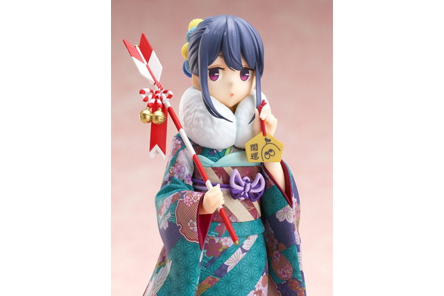 「ゆるキャン△」“しまりん”が初詣を楽しむ姿でフィギュア化 お団子ヘアーに青い振袖が映える♪ 画像