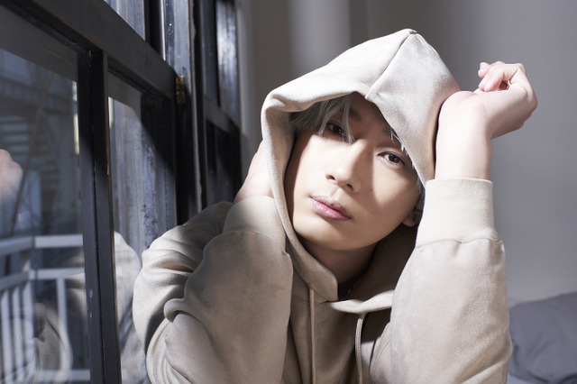 江口拓也「TVガイドVOICE STARS」表紙に！ オトナ声優限定の別冊は神谷浩史が表紙で発売決定 画像