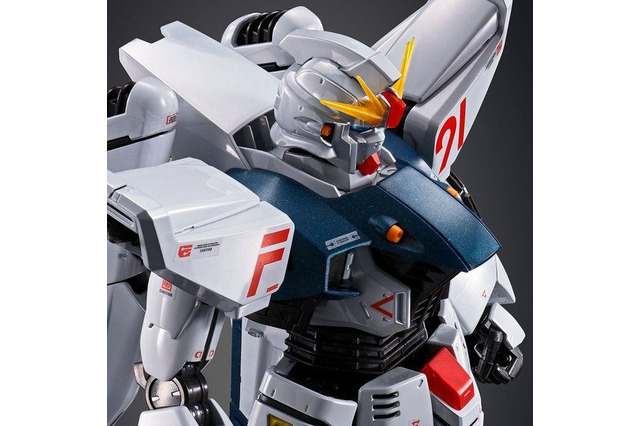 「機動戦士ガンダムF91」F91、チタニウムフィニッシュ仕様のガンプラ登場！ 名シーンが再現できる“ラフレシア型台座”も付属 画像