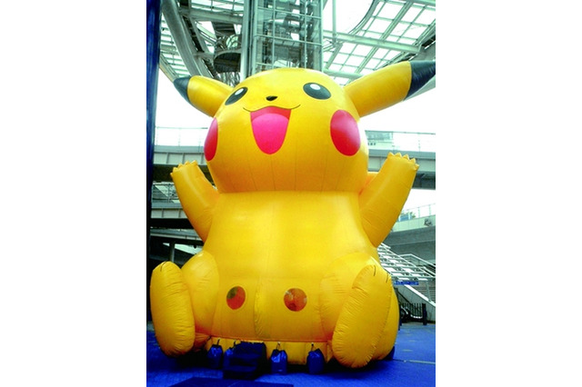 舞鶴に高さ9mの巨大ピカチュウ　「第11回海フェスタ京都」開催始まる 画像