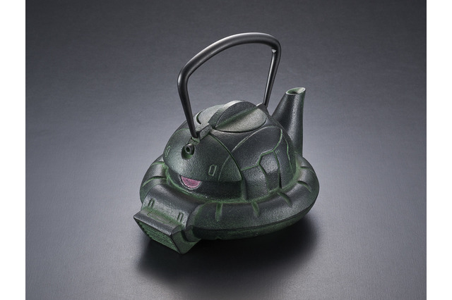 「機動戦士ガンダム」見せてもらおうか“南部鉄器”の性能とやらを！ザクの頭部型鉄瓶が発売 画像