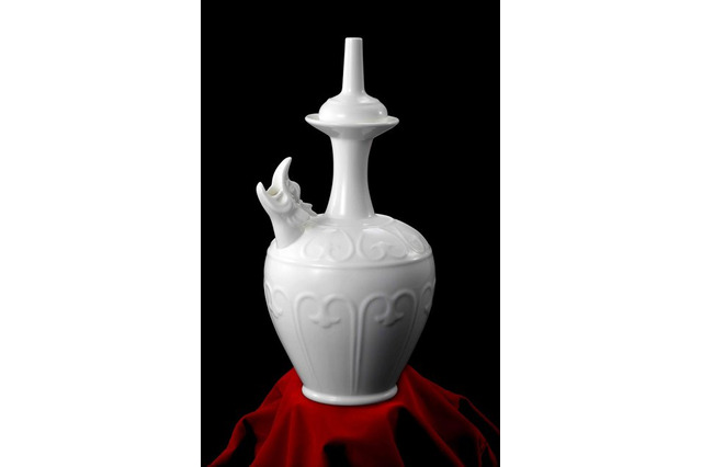 マ・クベ大佐の”白磁の壺”も商品化　高級陶磁器のノリタケがガンダムコレクション 画像