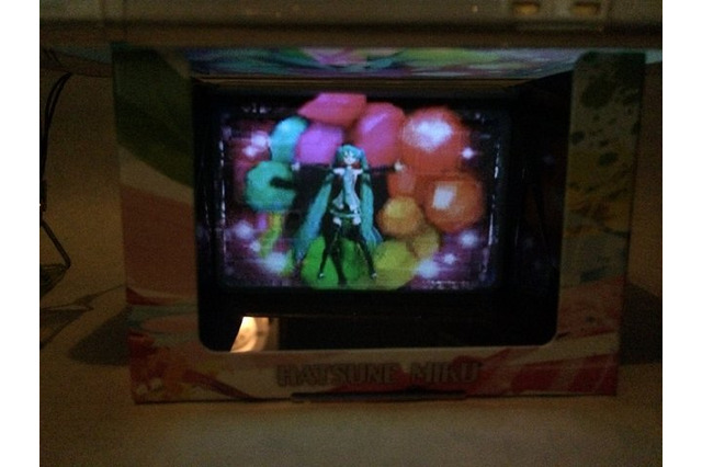 手のひらサイズのライブを体感！「ハコビジョン 初音ミク」編 画像