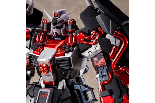 ガンプラ「MG 1/100 真武者頑駄無」がオリジナルカラー“黒衣大鎧”に一新！ 台座や屏風で和風に飾れる 画像