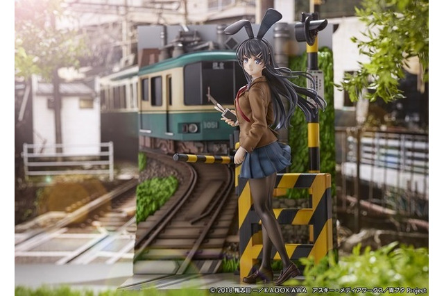 「青ブタ」桜島麻衣（-江ノ電 Ver.-）＆牧之原翔子（-江ノ島 Ver.-）のフィギュア新カット公開 画像