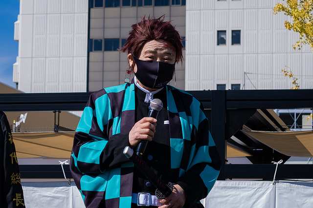 2年ぶりの「池袋ハロウィンコスプレフェス2021」が開催！高野豊島区長が「鬼滅の刃」竈門炭治郎のコスプレ開会宣言 画像