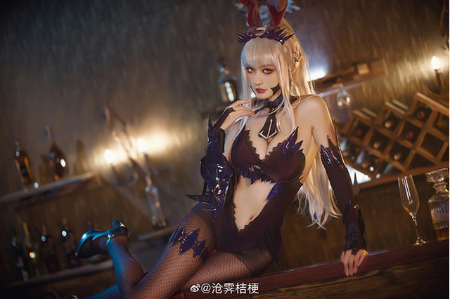 【コスプレ】「FGO」アルトリアオルタから「アークナイツ」マドロックまで！ 中国美女レイヤー4選 画像