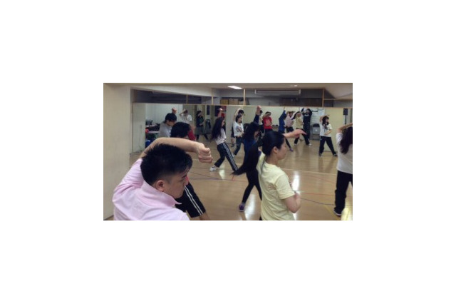 今度のアニソンダンス教室は「化物語」“君の知らない物語”でダンスに挑戦 画像